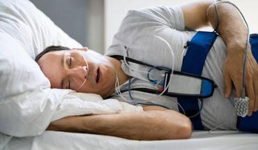 How are polysomnography tests done in hospitals?